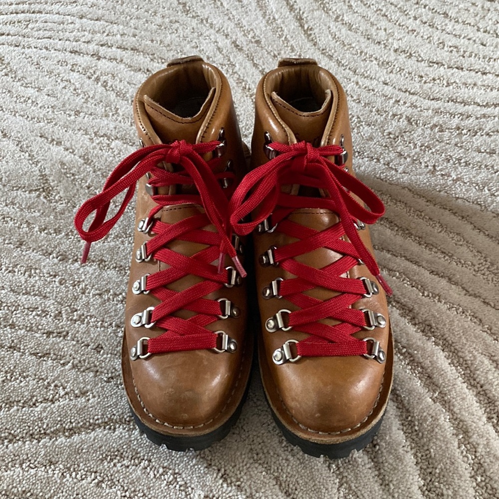 Women’s Danner Leather Hiking Boots Red Laces